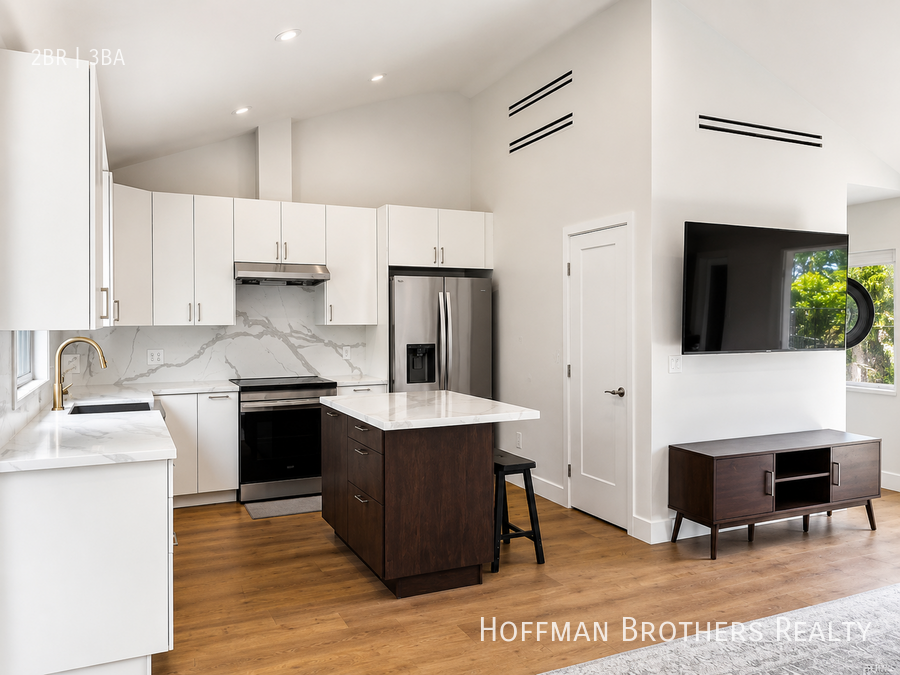 18001 Rayen St - Photo 2 of 12