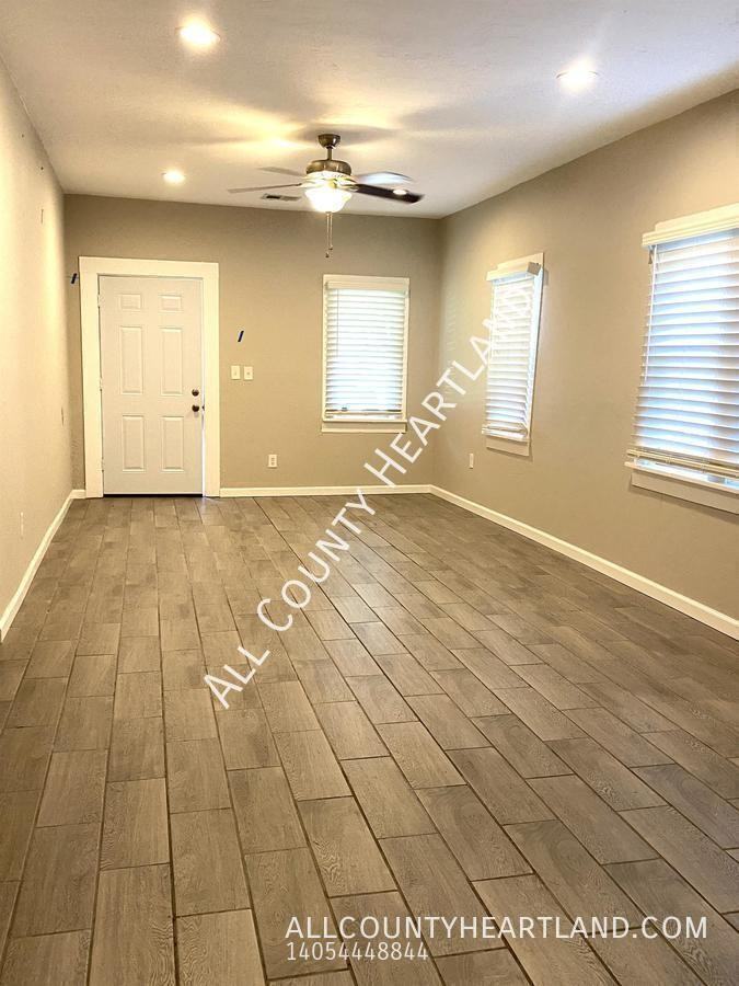 325 W 2nd St - Photo 2 of 15