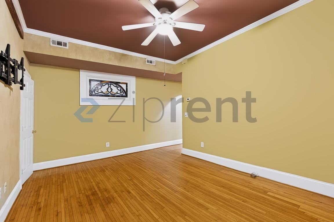 2501 Roswell Ave #102 - Photo 4 of 18