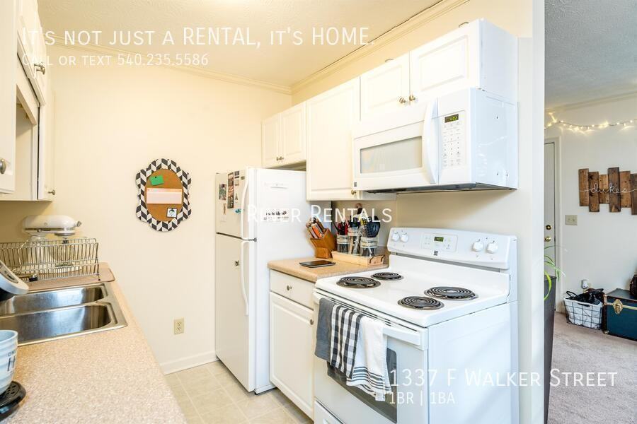 1337 Walker St Apt F - Photo 3 of 8