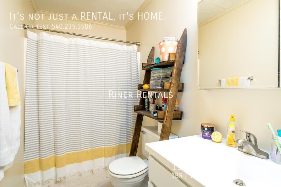 1337 Walker St Apt F - Photo 6 of 8