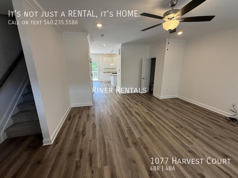 1077 Harvest Ct - Photo 3 of 17