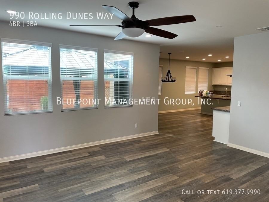 990 Rolling Dunes Way - Photo 3 of 10