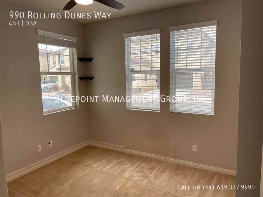 990 Rolling Dunes Way - Photo 5 of 10