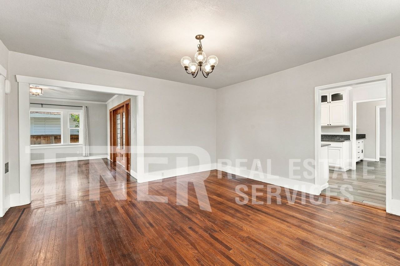 1321 Lochbrae Rd - Photo 6 of 31