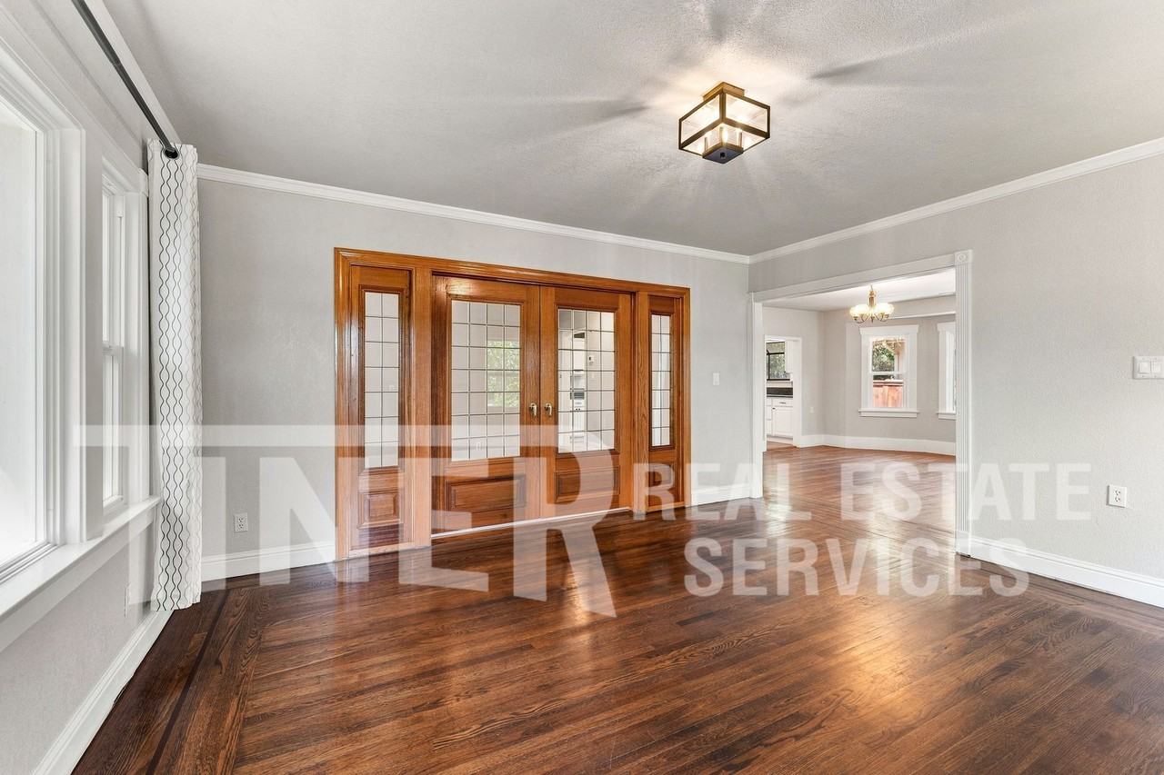 1321 Lochbrae Rd - Photo 7 of 31