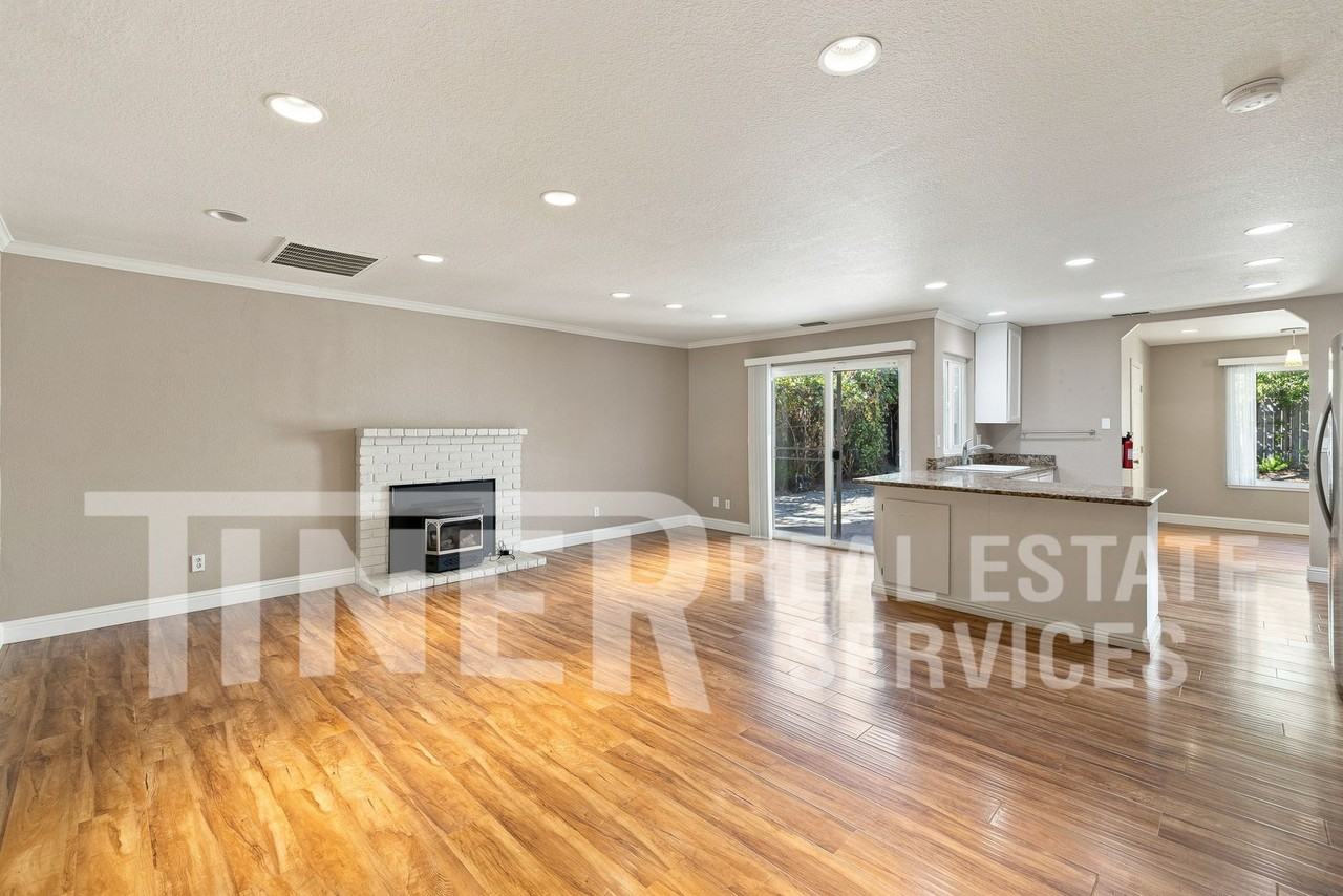 639 Flower Dr - Photo 2 of 28