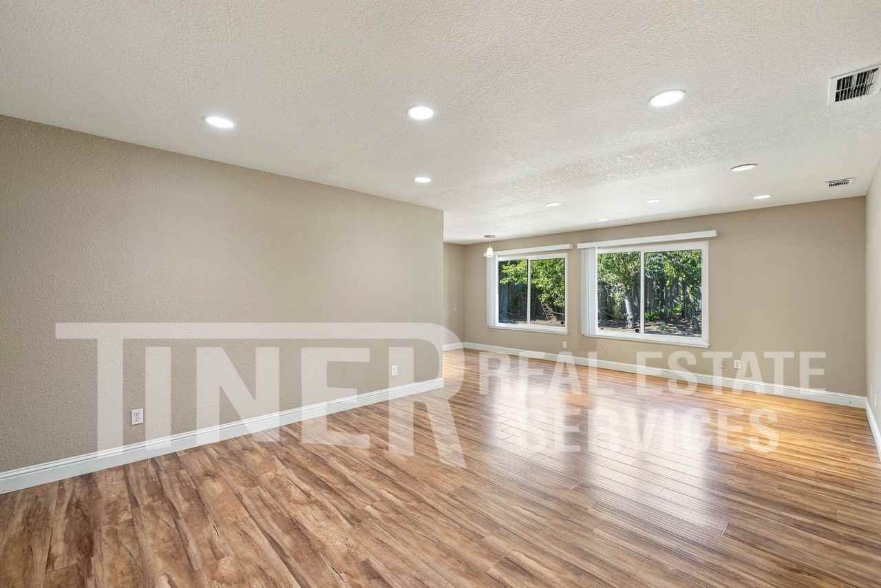639 Flower Dr - Photo 4 of 28