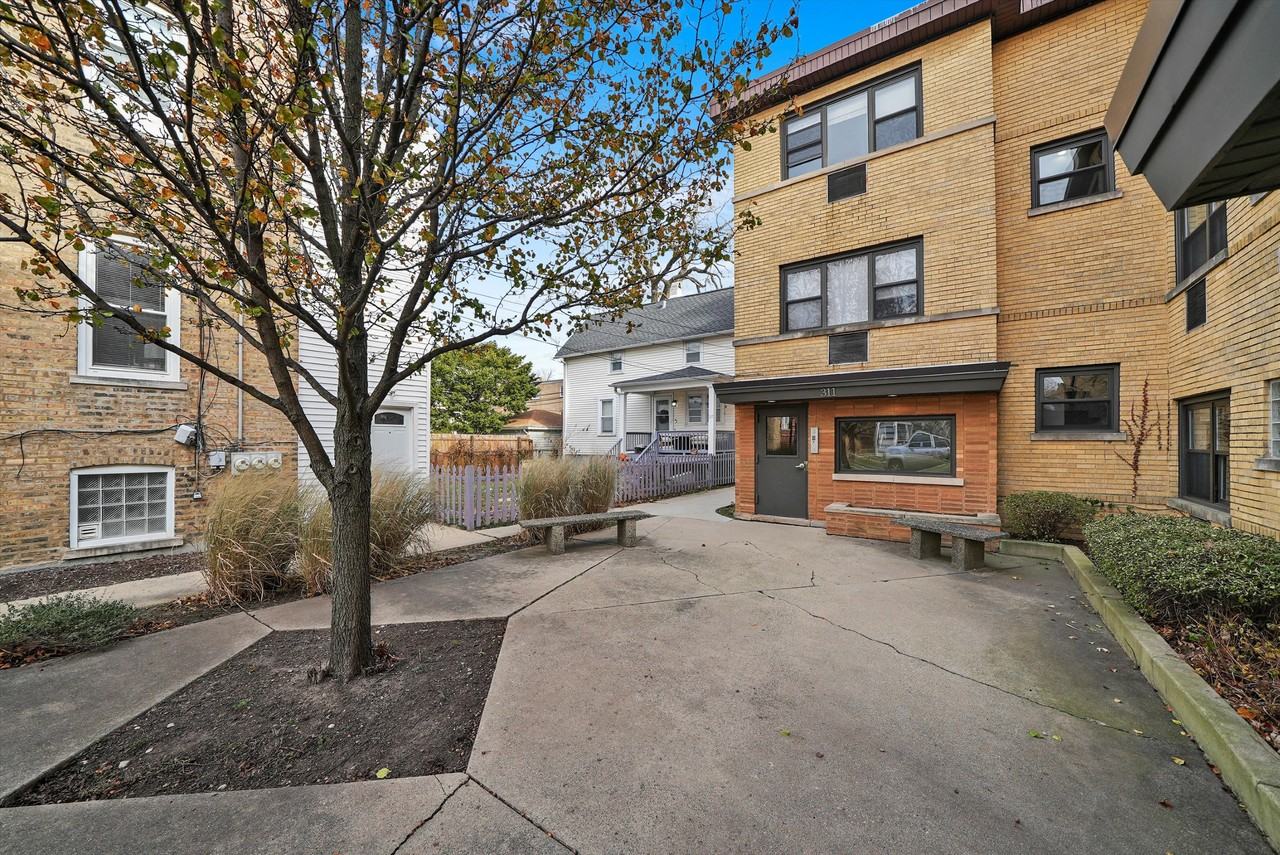 311 Sherman Ave #2C - Photo 3 of 27