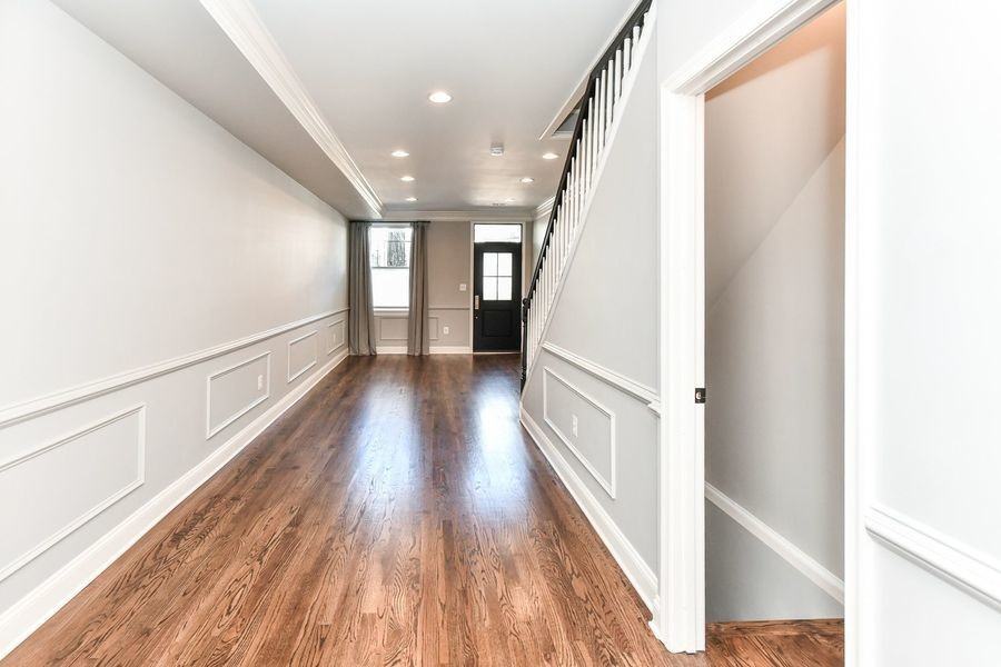 1653 Gales St Ne - Photo 7 of 33