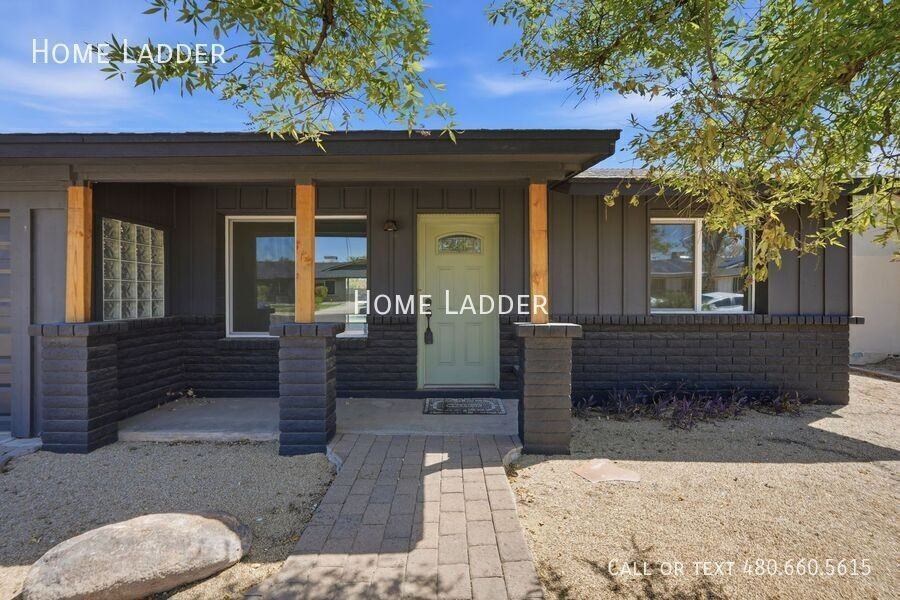 2137 E Cornell Dr - Photo 2 of 35