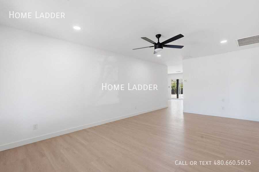 2137 E Cornell Dr - Photo 5 of 35