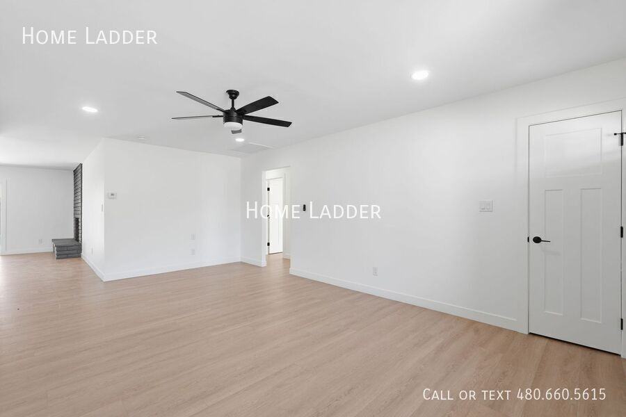 2137 E Cornell Dr - Photo 6 of 35