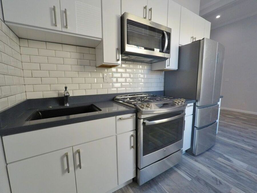 518 7th St #11 - Photo 4 of 8