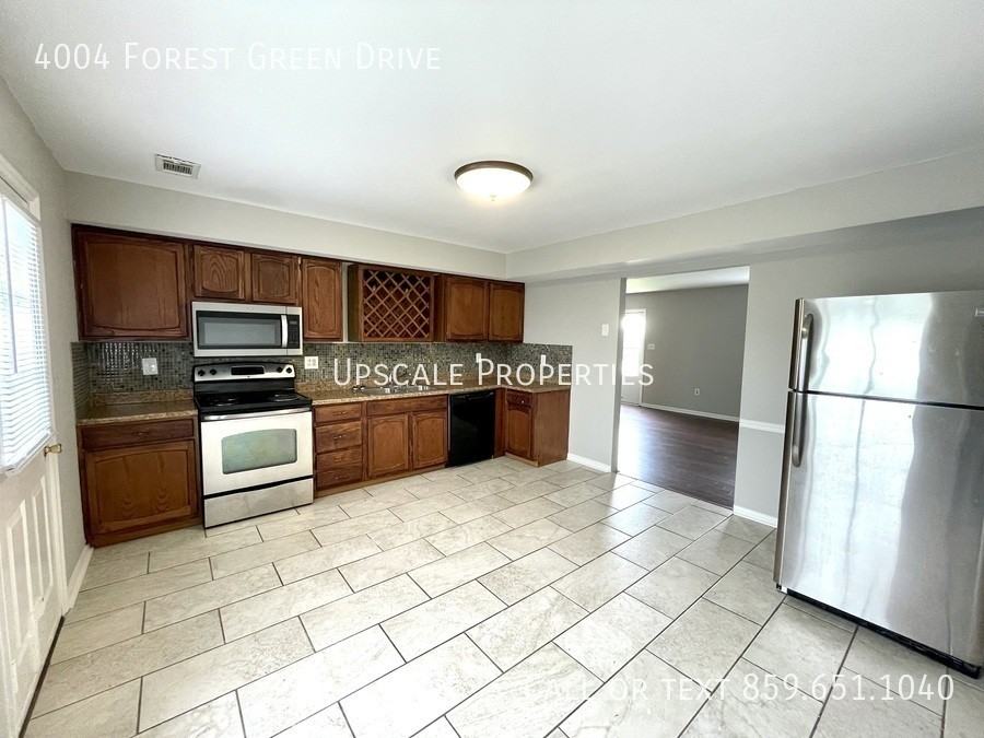 4004 Forest Green Dr - Photo 4 of 12