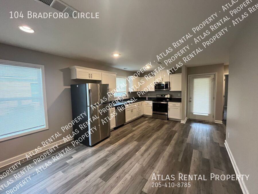 104 Bradford Cir - Photo 2 of 12