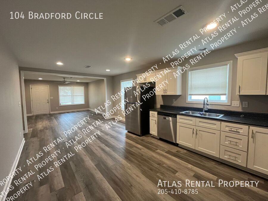 104 Bradford Cir - Photo 3 of 12