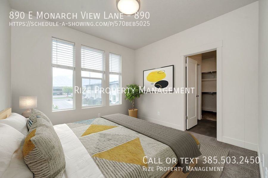 890 E Monarch View Ln #890 - Photo 5 of 17