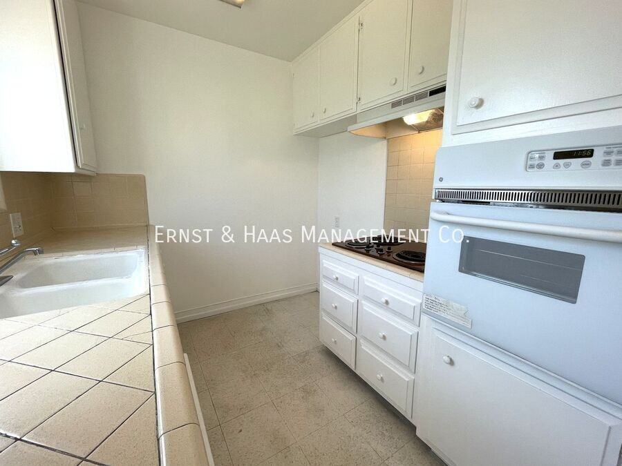 528 Cedar Ave #3H - Photo 6 of 10