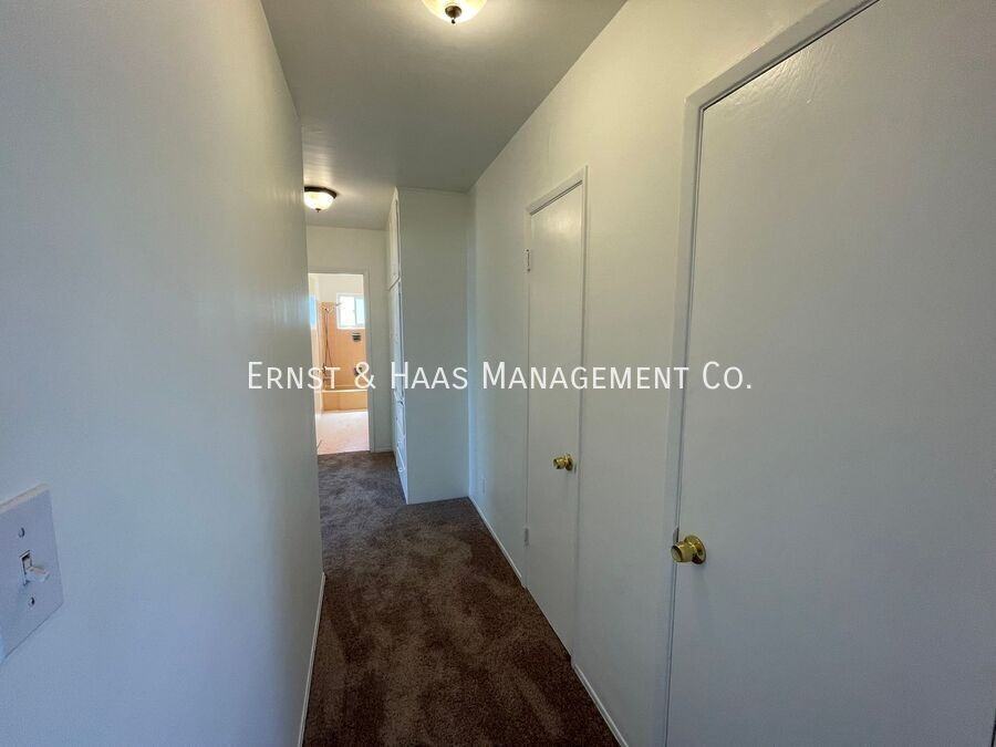 528 Cedar Ave #3H - Photo 7 of 10