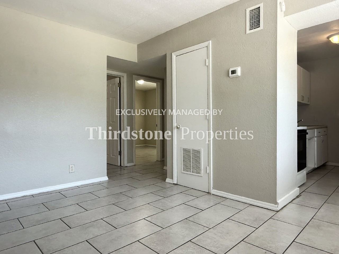 1437 W 26th St #3 - Photo 2 of 20