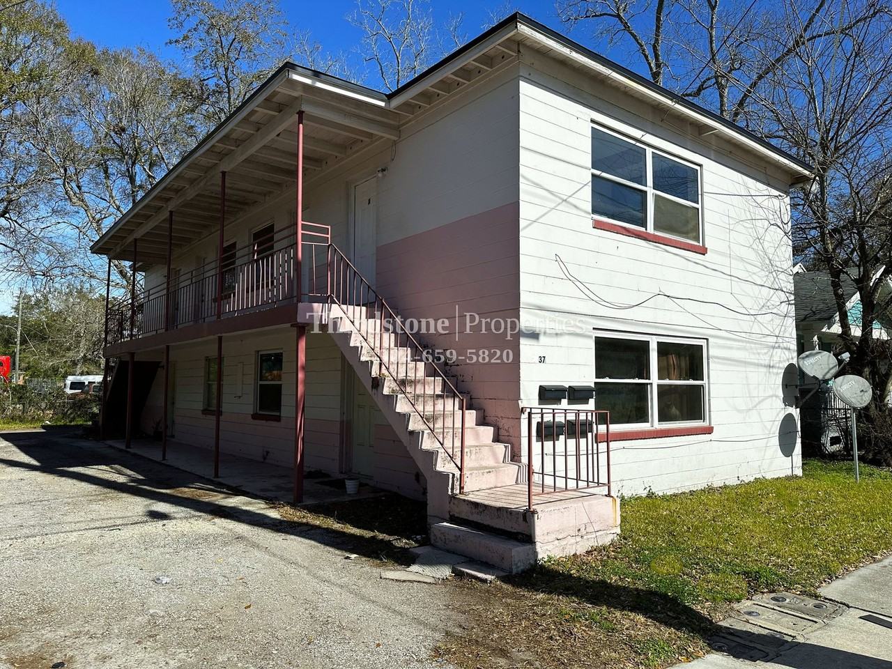 1437 W 26th St #3 - Photo 3 of 20