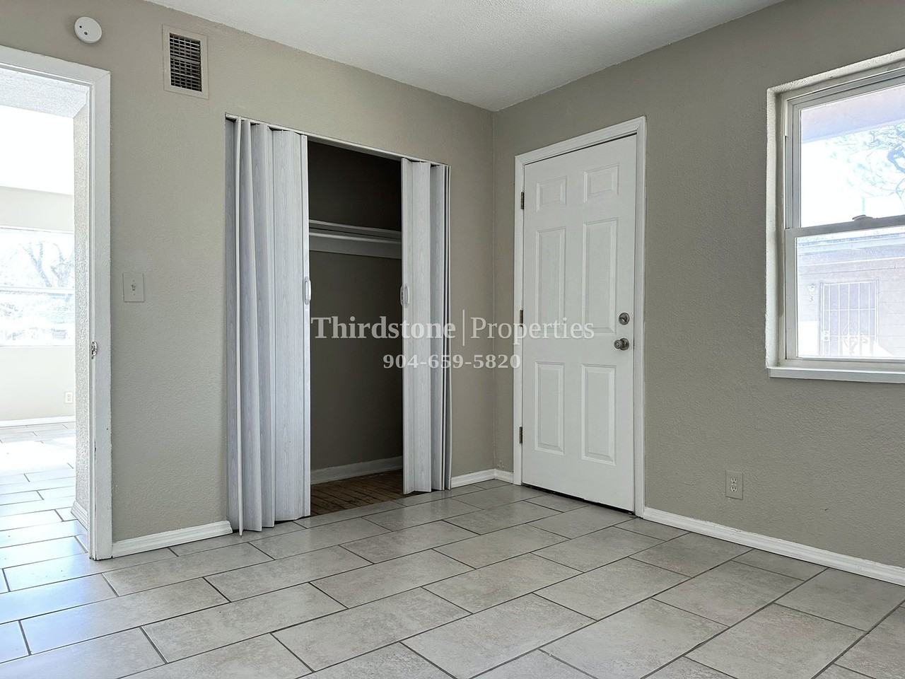 1437 W 26th St #3 - Photo 5 of 20