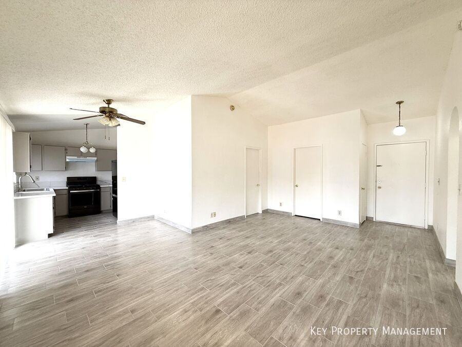 5625 Ballinger Dr - Photo 3 of 20