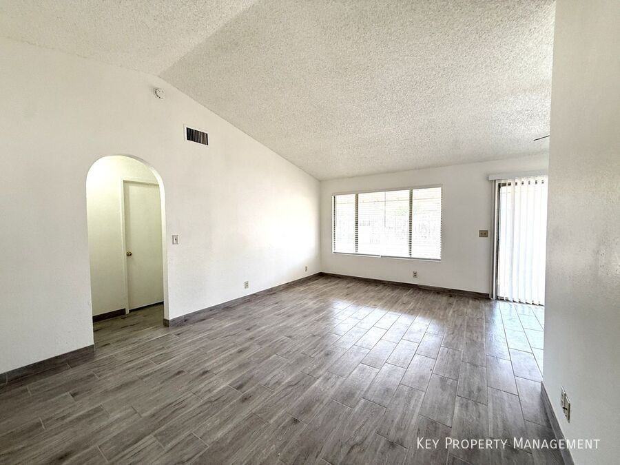 5625 Ballinger Dr - Photo 4 of 20