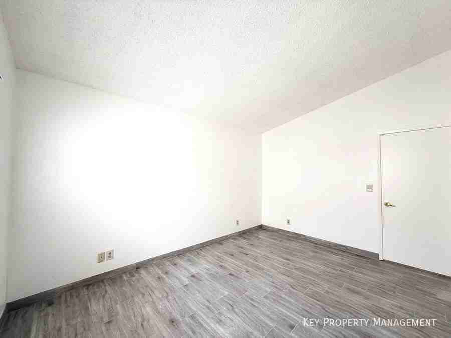 5625 Ballinger Dr - Photo 7 of 20