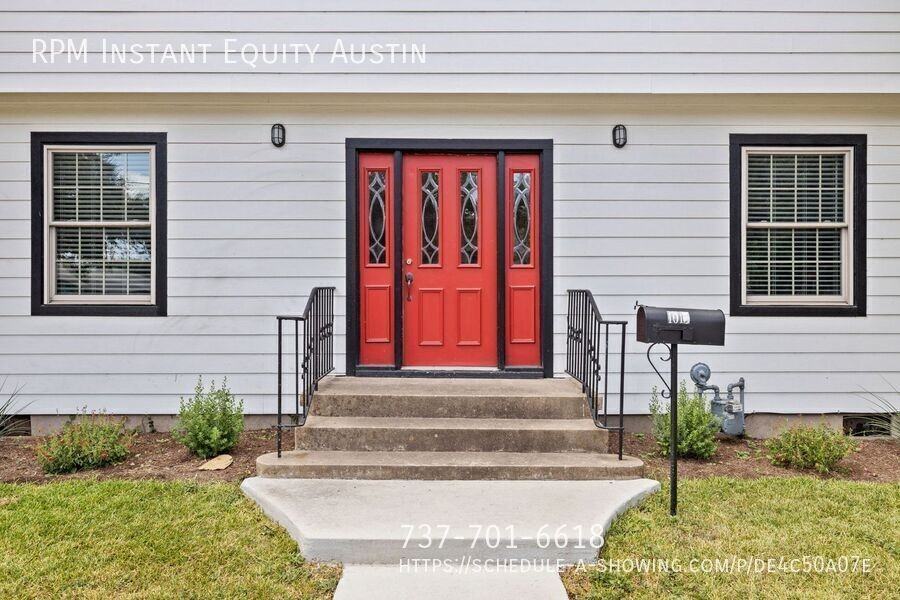 1013 E 38th 1/2 St - Photo 2 of 33