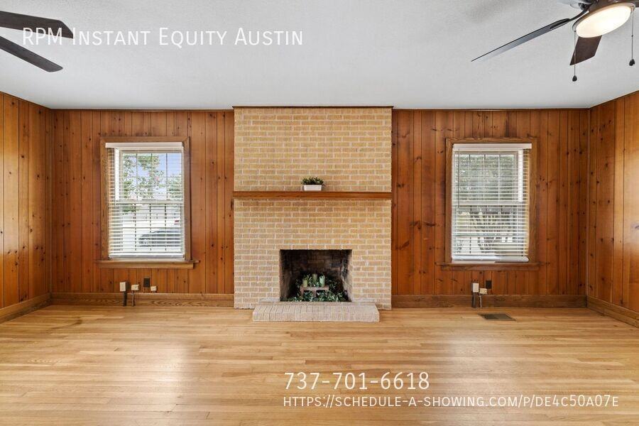 1013 E 38th 1/2 St - Photo 3 of 33