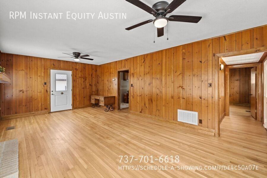 1013 E 38th 1/2 St - Photo 7 of 33
