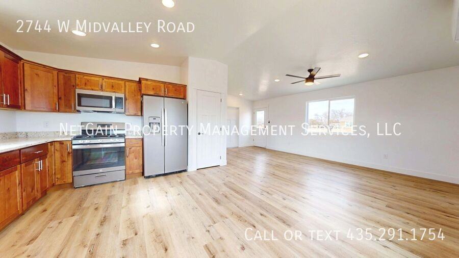 2744 W Midvalley Rd - Photo 7 of 13