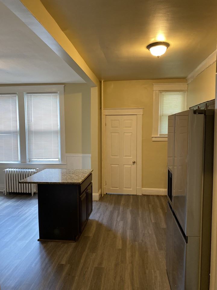 4009 W Cold Spring Ln - Photo 2 of 15