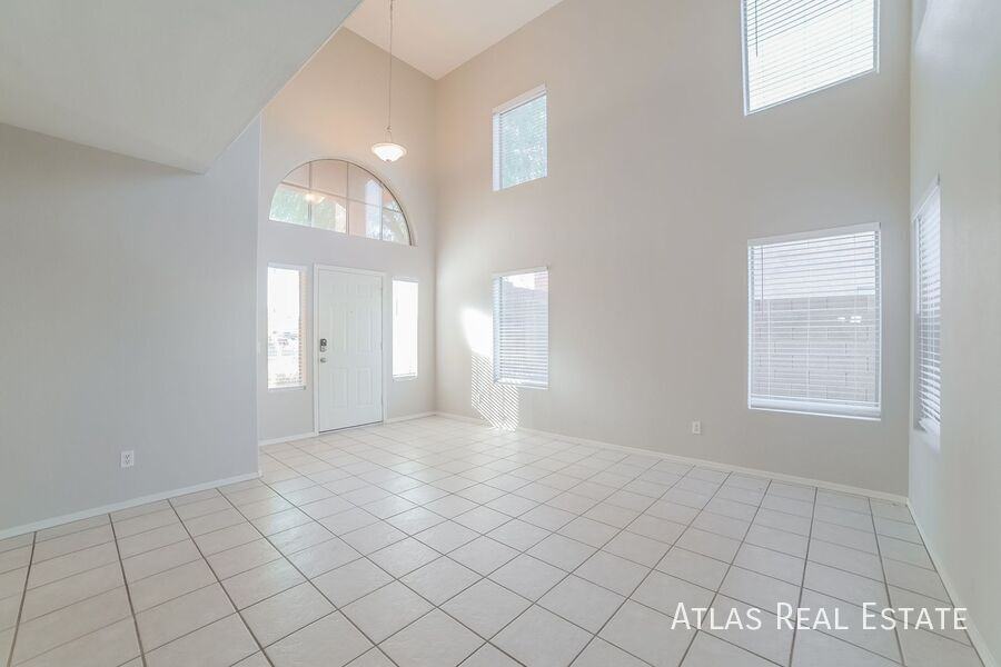 18021 N 147th Dr - Photo 4 of 24