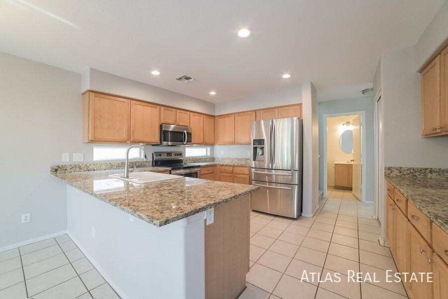 18021 N 147th Dr - Photo 6 of 24