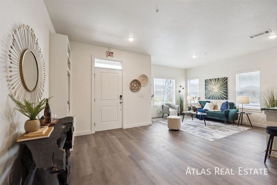 634 Homestead Ave #14-634 - Photo 3 of 50