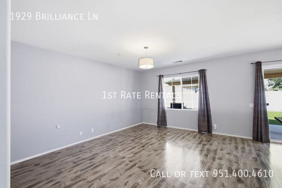 1929 Brilliance Ln - Photo 4 of 16