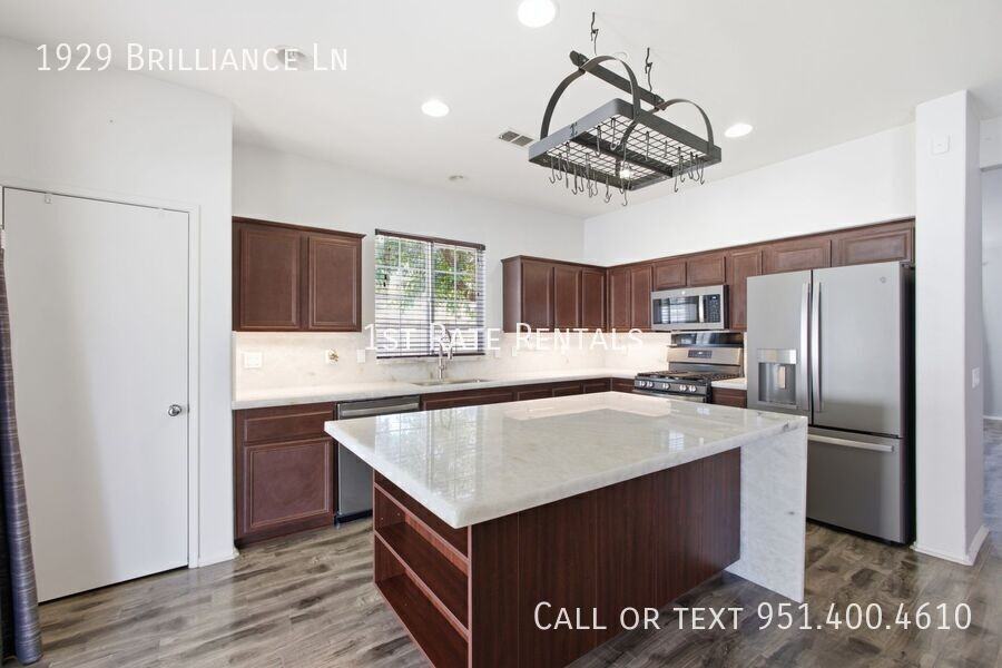 1929 Brilliance Ln - Photo 5 of 16