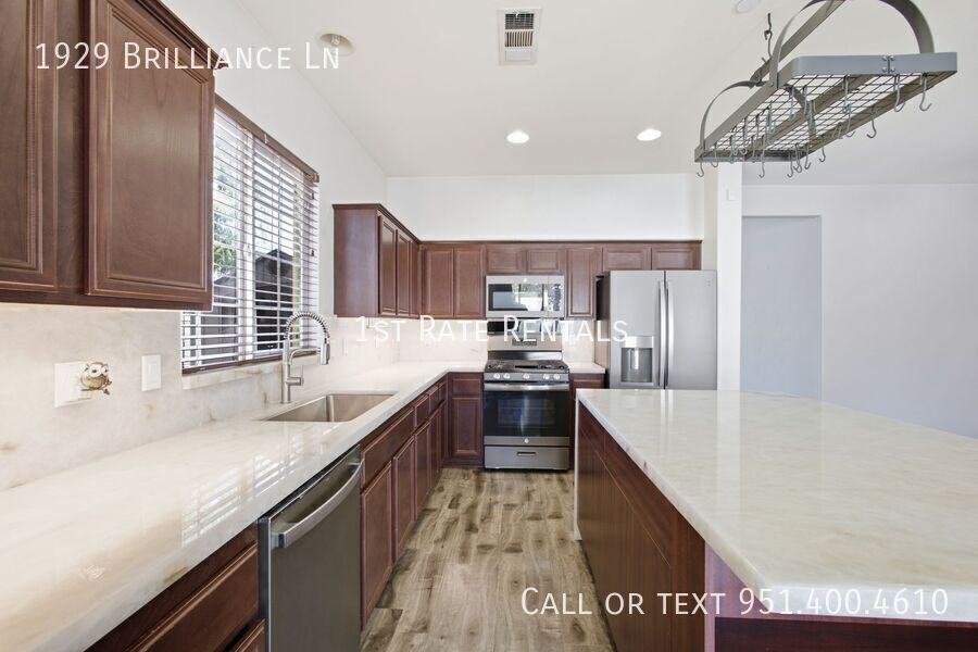 1929 Brilliance Ln - Photo 6 of 16