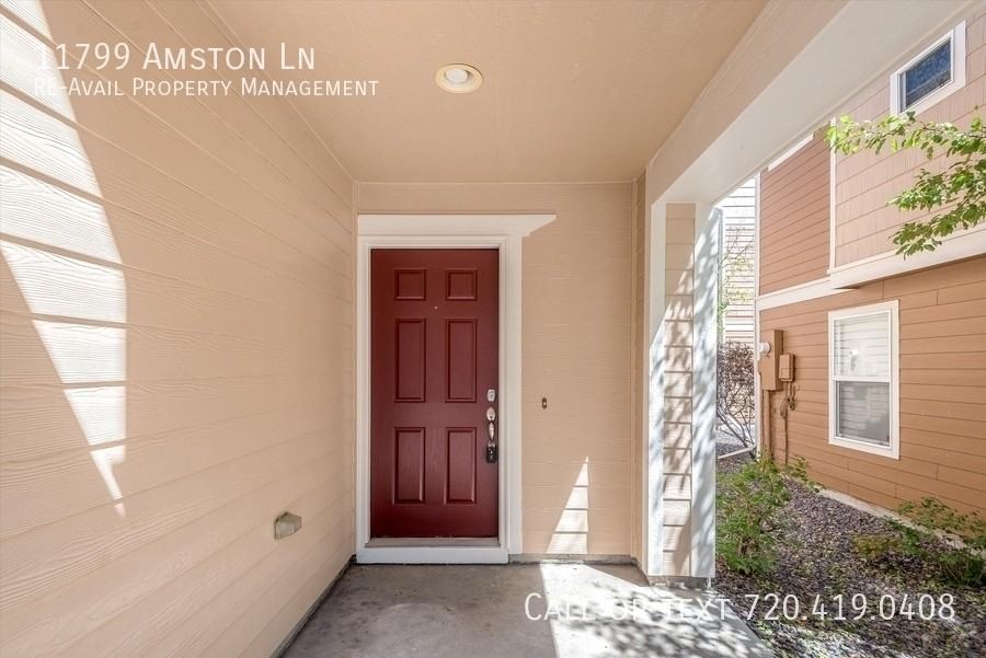 11799 Amston Ln - Photo 4 of 34