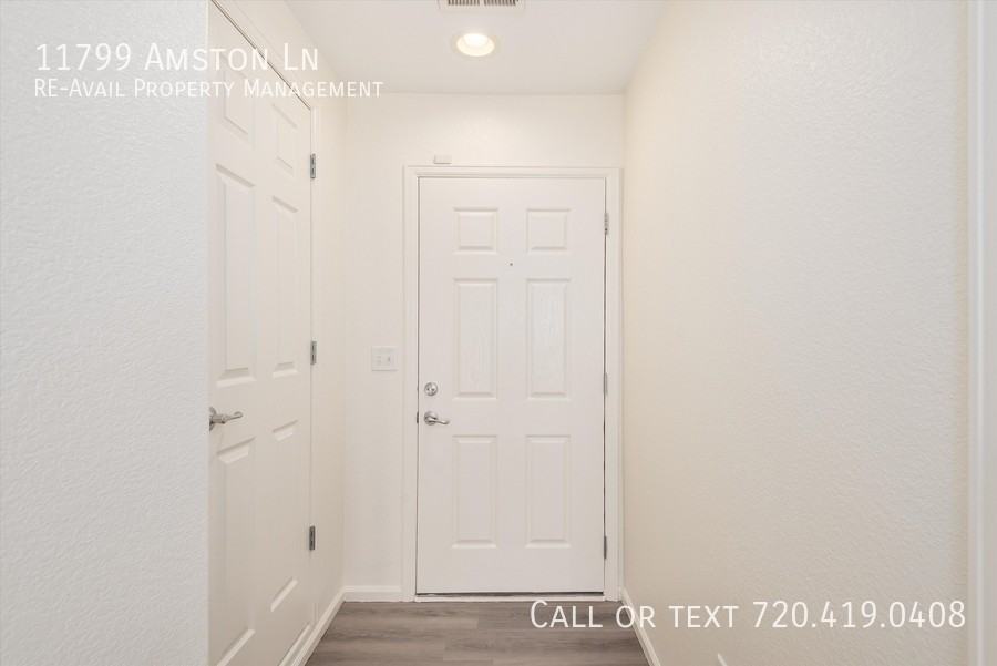11799 Amston Ln - Photo 5 of 34