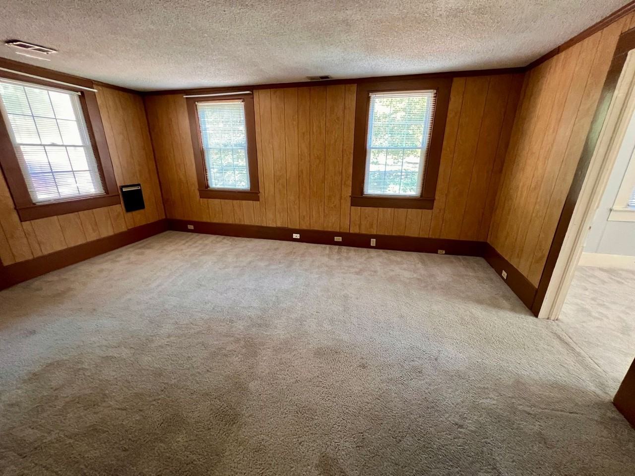 5836 Spring Ct - Photo 3 of 10