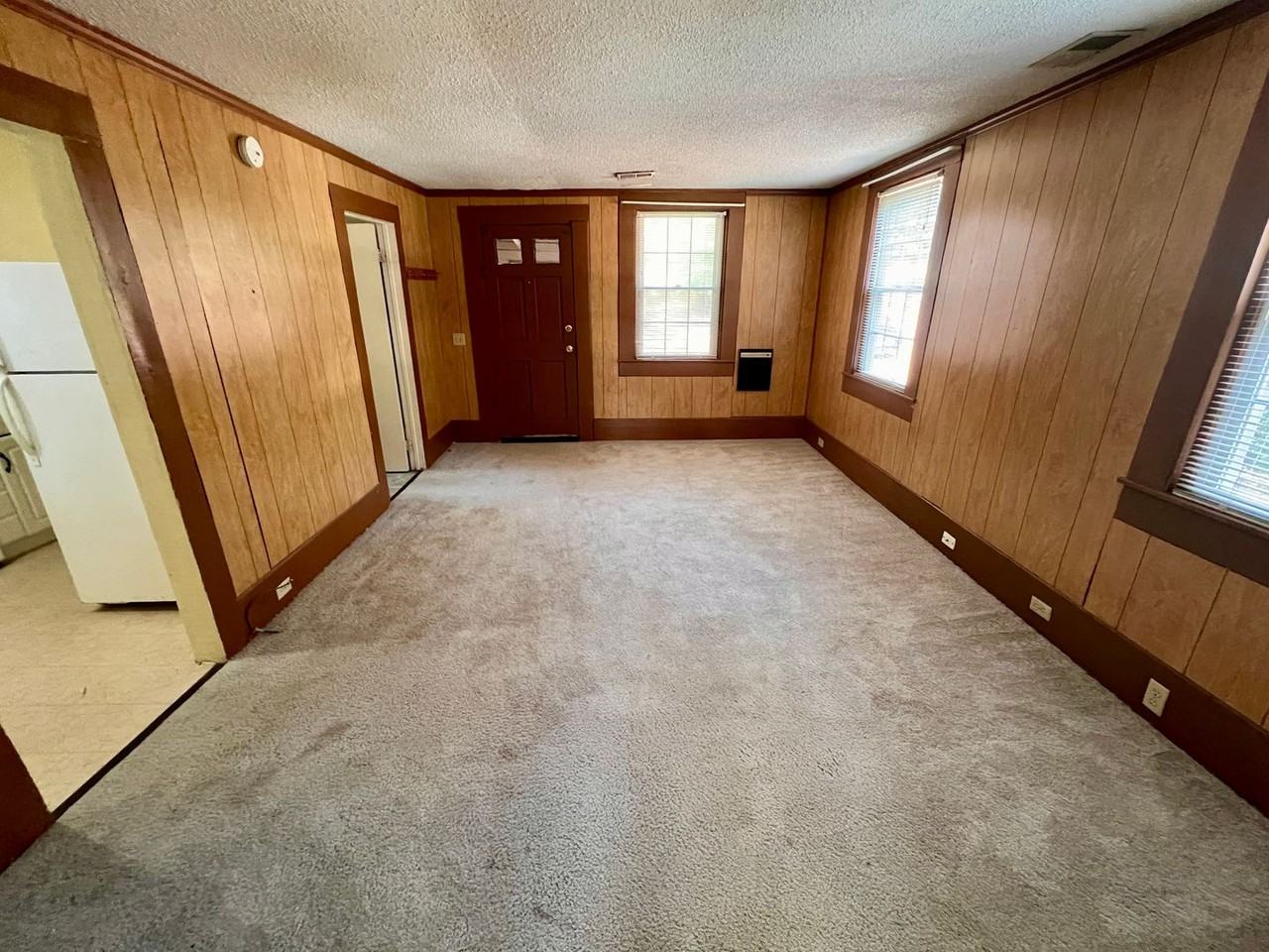 5836 Spring Ct - Photo 4 of 10