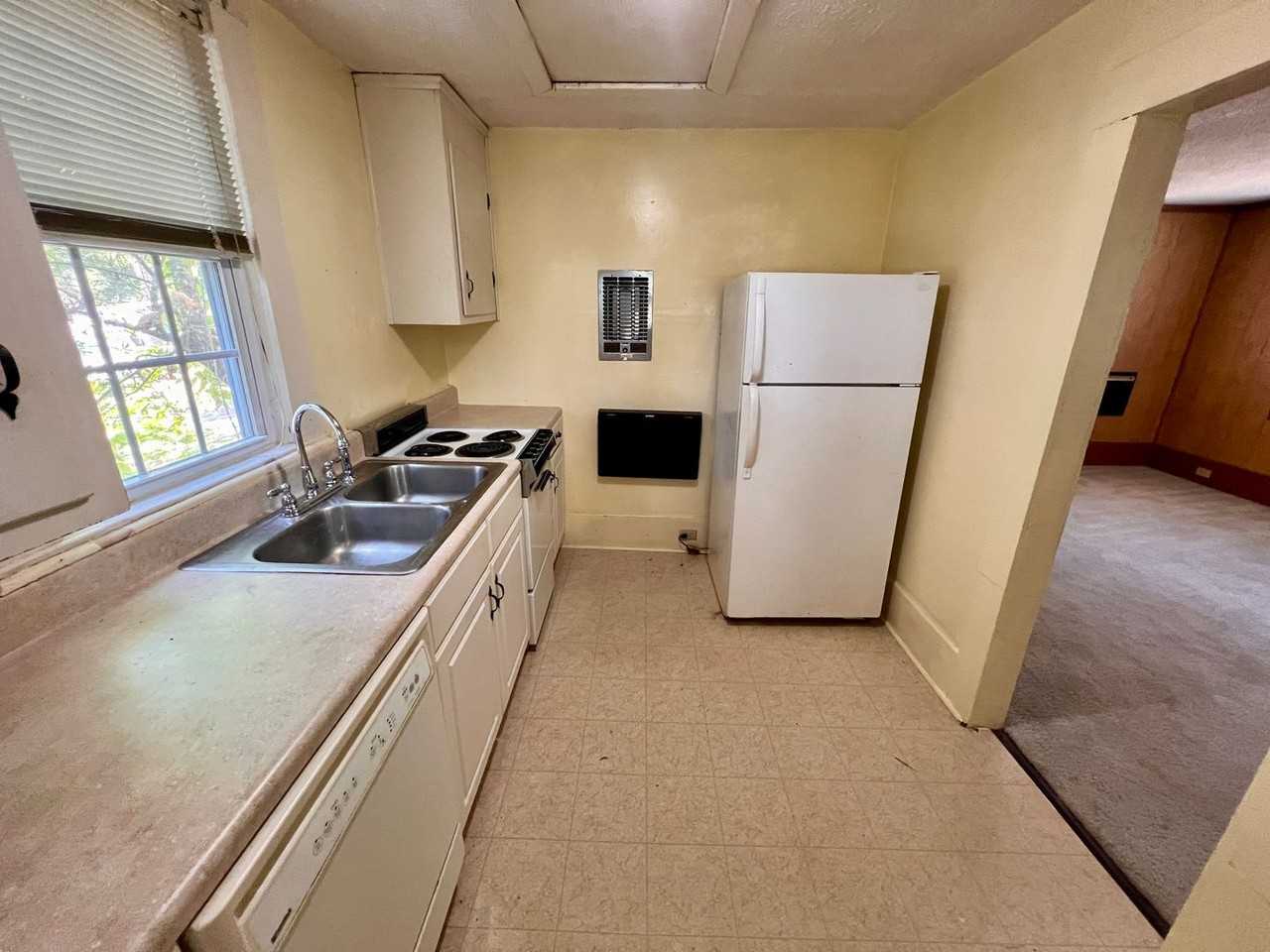 5836 Spring Ct - Photo 6 of 10