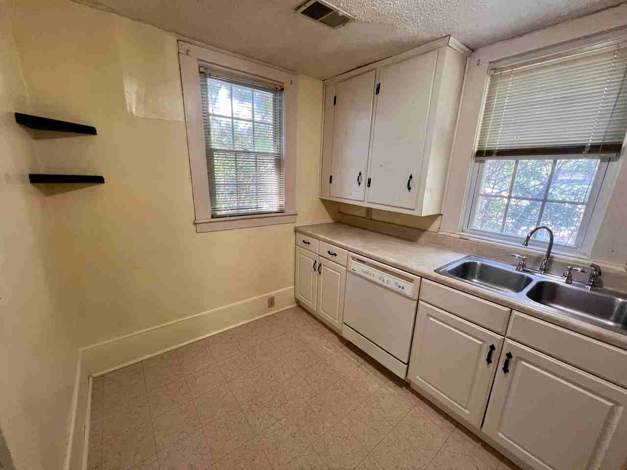5836 Spring Ct - Photo 7 of 10