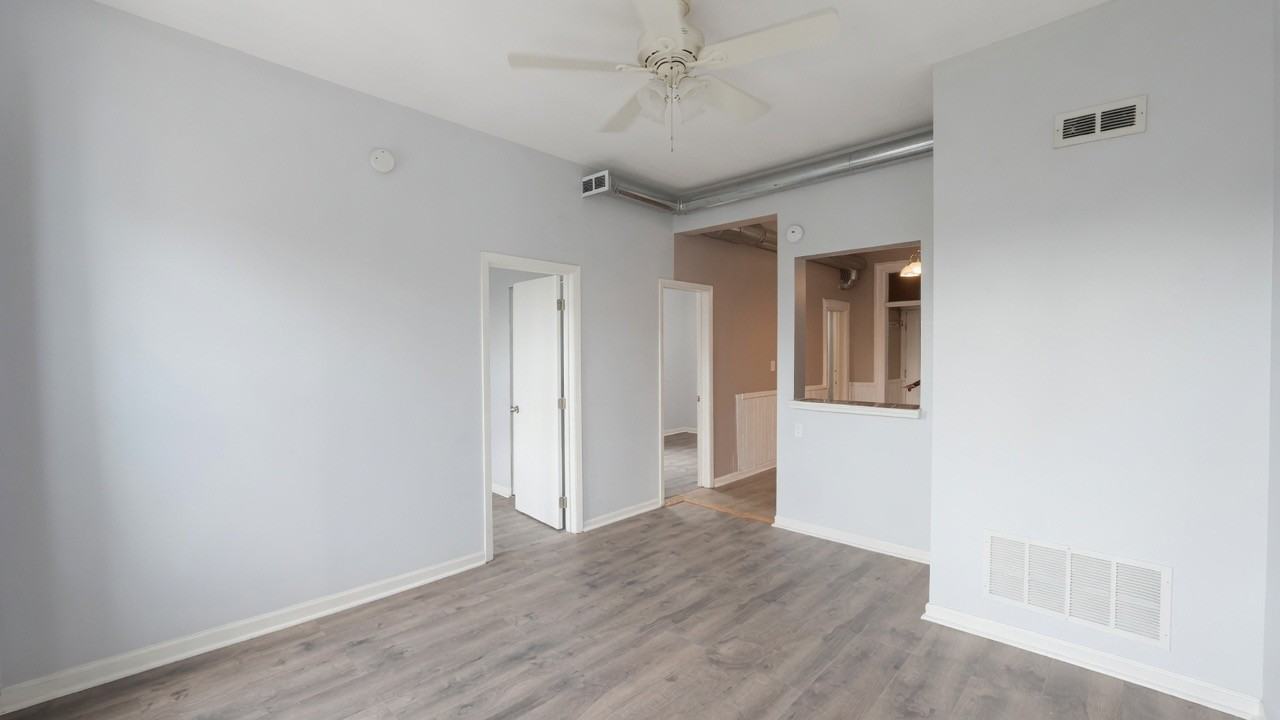1309 W Huron St #3R - Photo 4 of 8