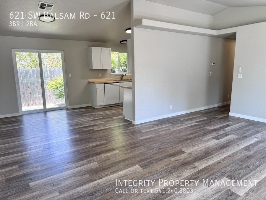 621 Sw Balsam Rd #621 - Photo 5 of 19
