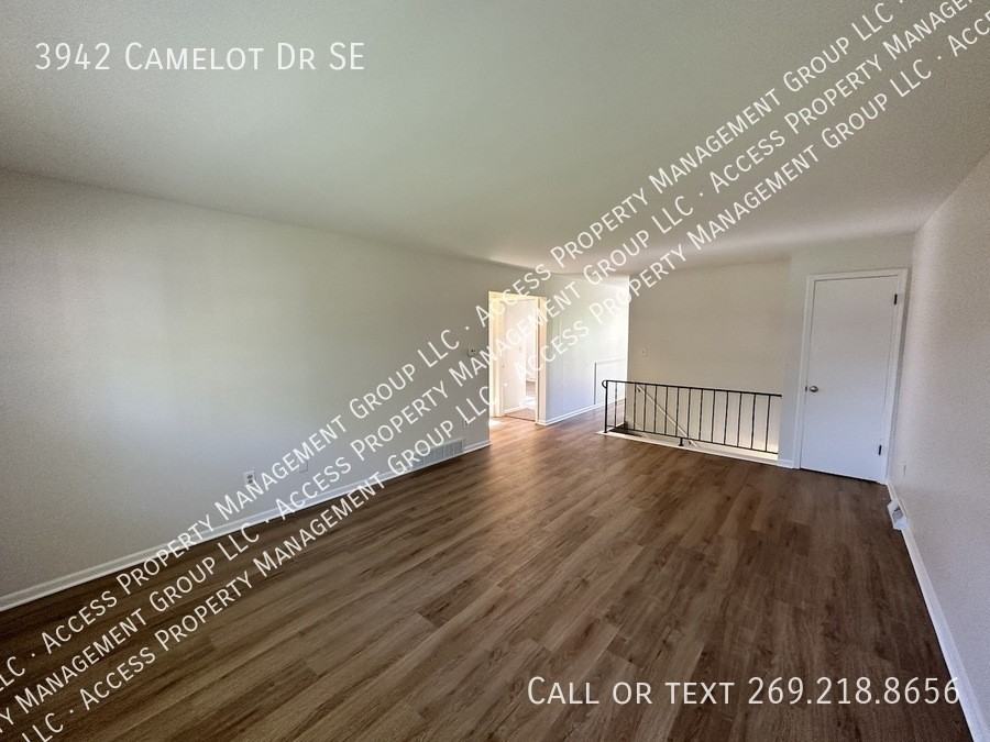 3942 Camelot Dr Se - Photo 3 of 33